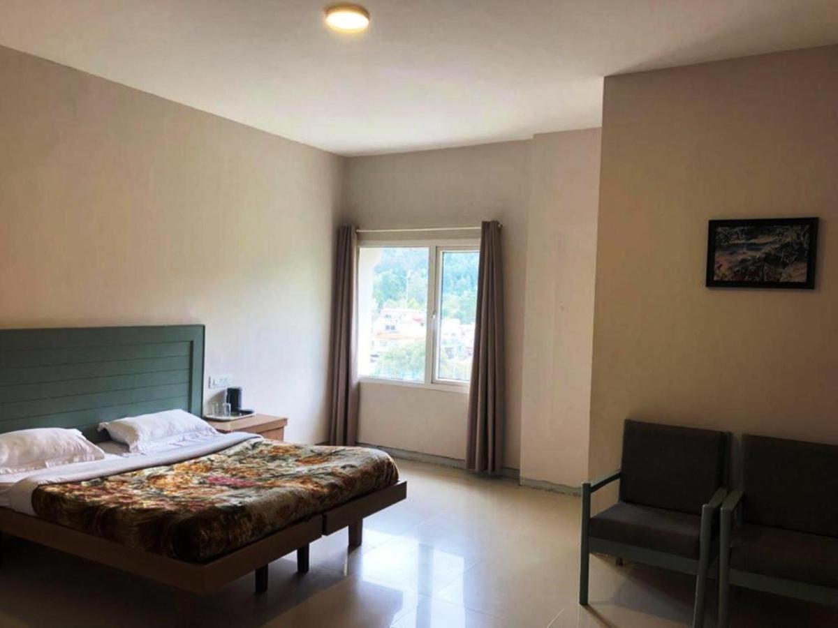 Hotel Preethi Palace Уті Екстер'єр фото