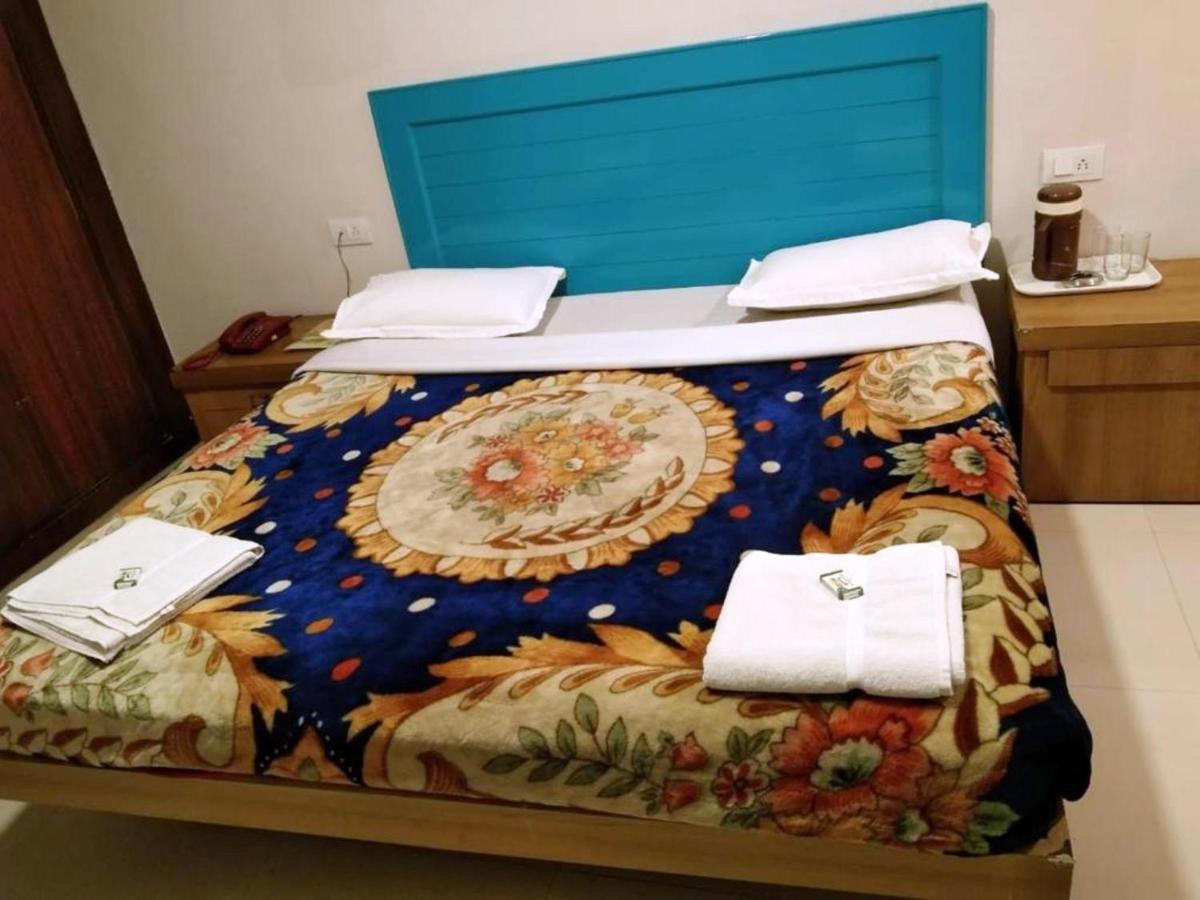 Hotel Preethi Palace Уті Екстер'єр фото