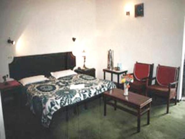 Hotel Preethi Palace Уті Номер фото