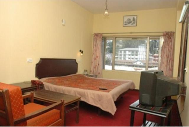 Hotel Preethi Palace Уті Екстер'єр фото