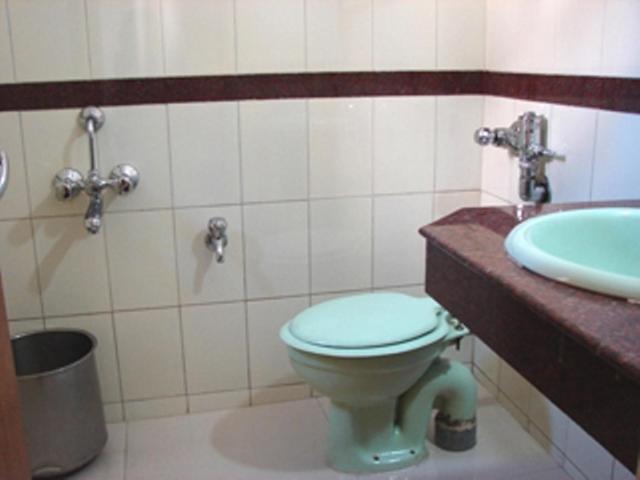Hotel Preethi Palace Уті Номер фото