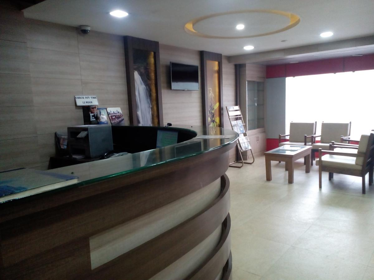 Hotel Preethi Palace Уті Екстер'єр фото