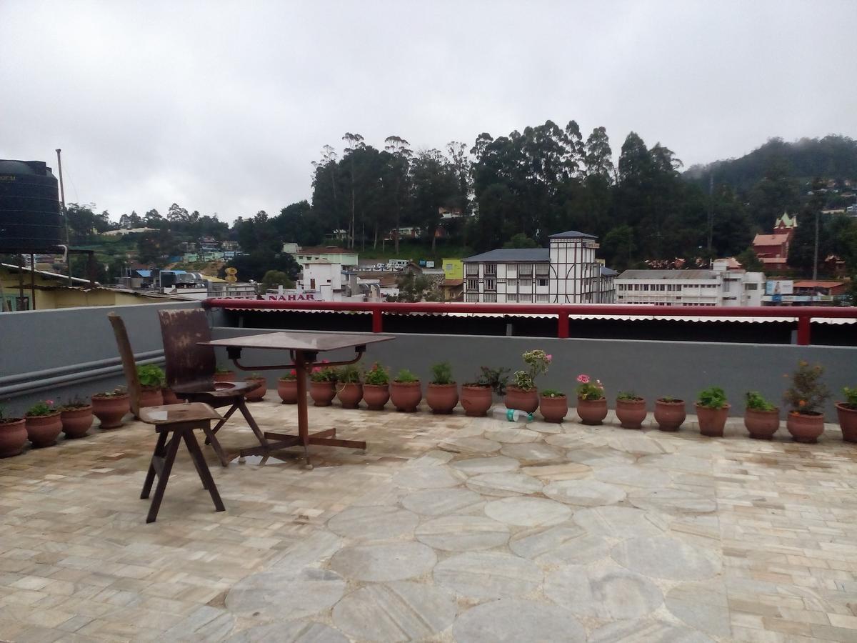 Hotel Preethi Palace Уті Екстер'єр фото