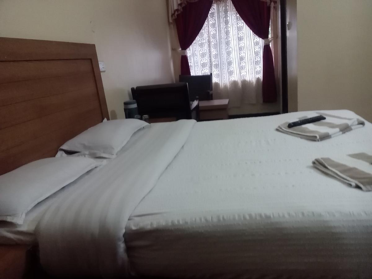 Hotel Preethi Palace Уті Екстер'єр фото